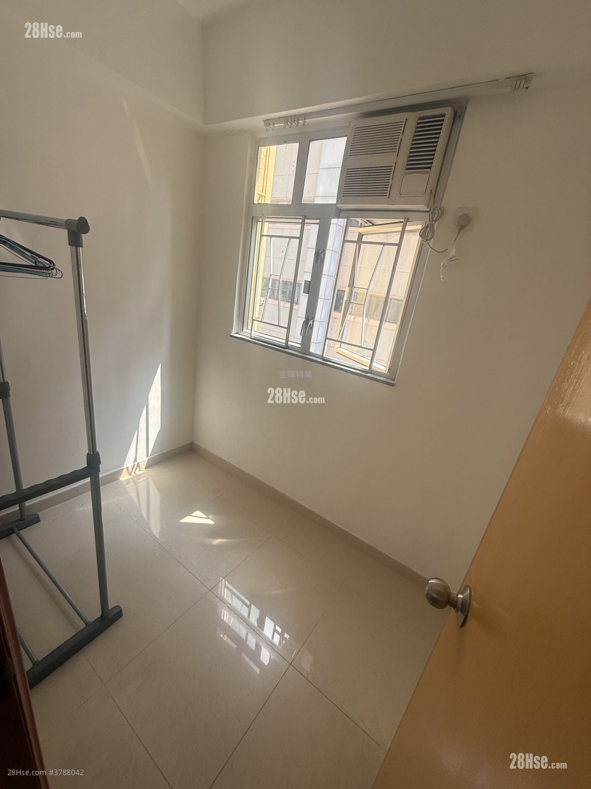 Wah Lee Building Sell 2 Bedrooms 319 ft²