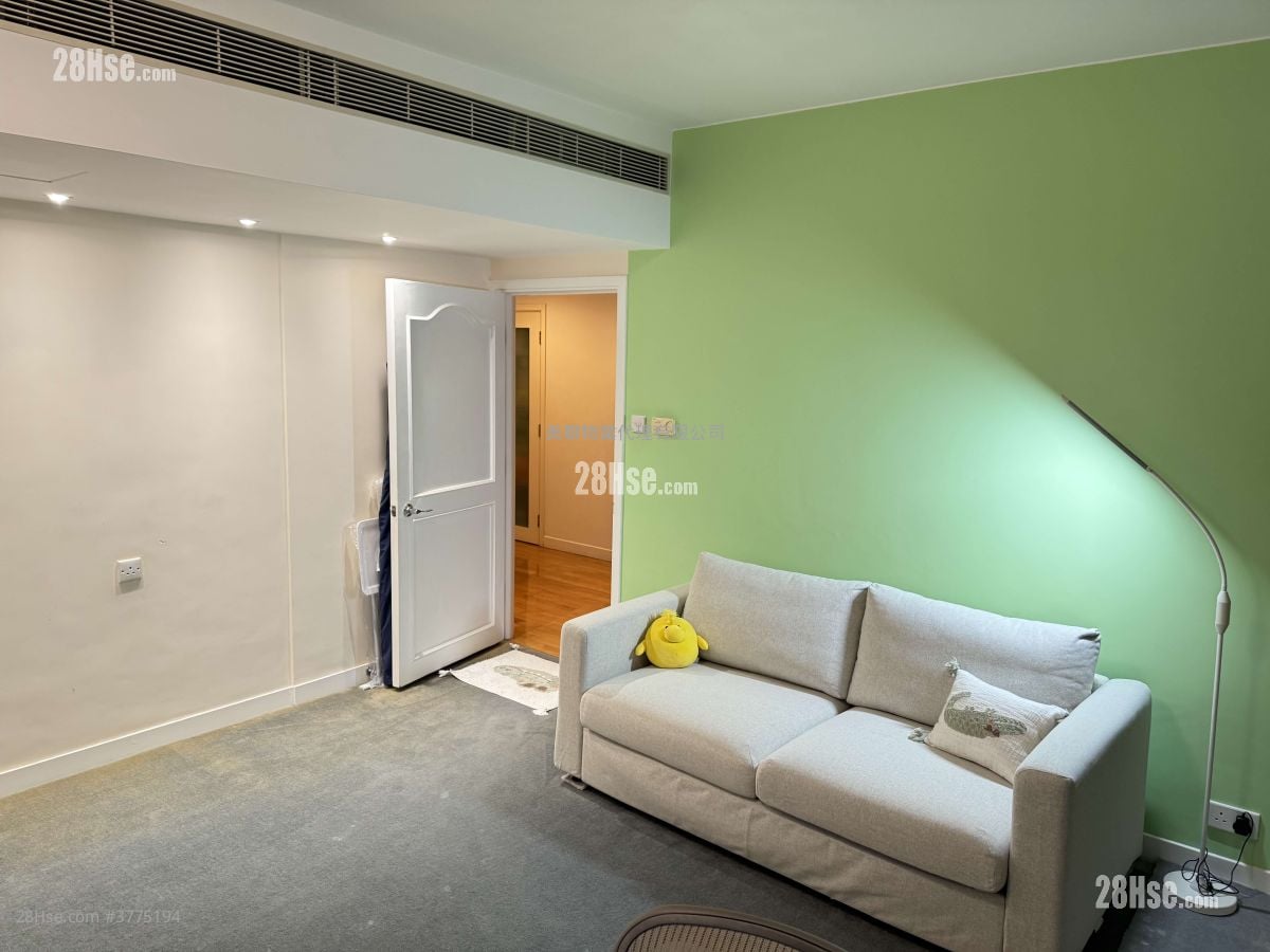 The Crescent Sell 3 Bedrooms , 3 Bathrooms 1,840 ft²