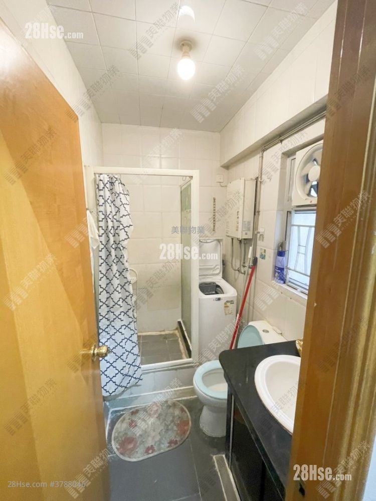 Fanling Town Center Sell 2 Bedrooms 399 ft²