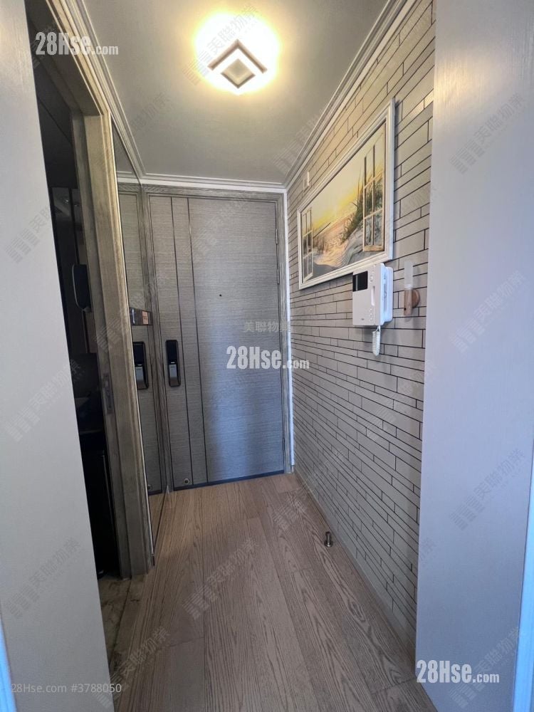 Sea To Sky Sell 4 Bedrooms , 2 Bathrooms 1,077 ft²