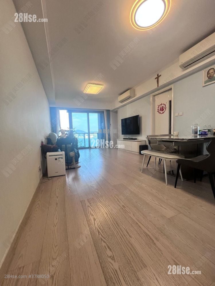 Sea To Sky Sell 4 Bedrooms , 2 Bathrooms 1,077 ft²