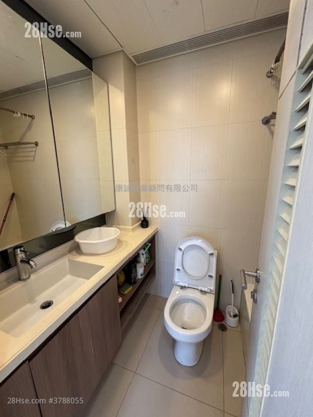 Canaryside Rental 3 Bedrooms , 2 Bathrooms 666 ft²