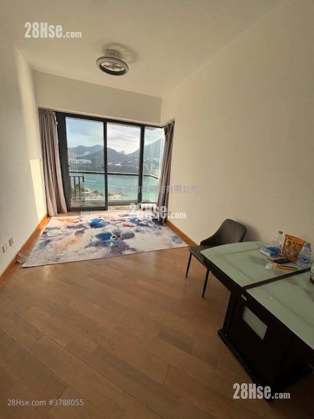 Canaryside Rental 3 Bedrooms , 2 Bathrooms 666 ft²