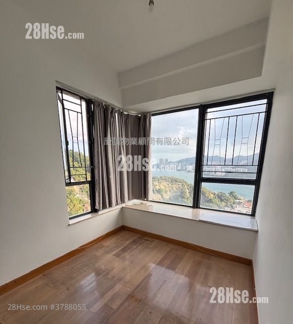 Canaryside Rental 3 Bedrooms , 2 Bathrooms 666 ft²