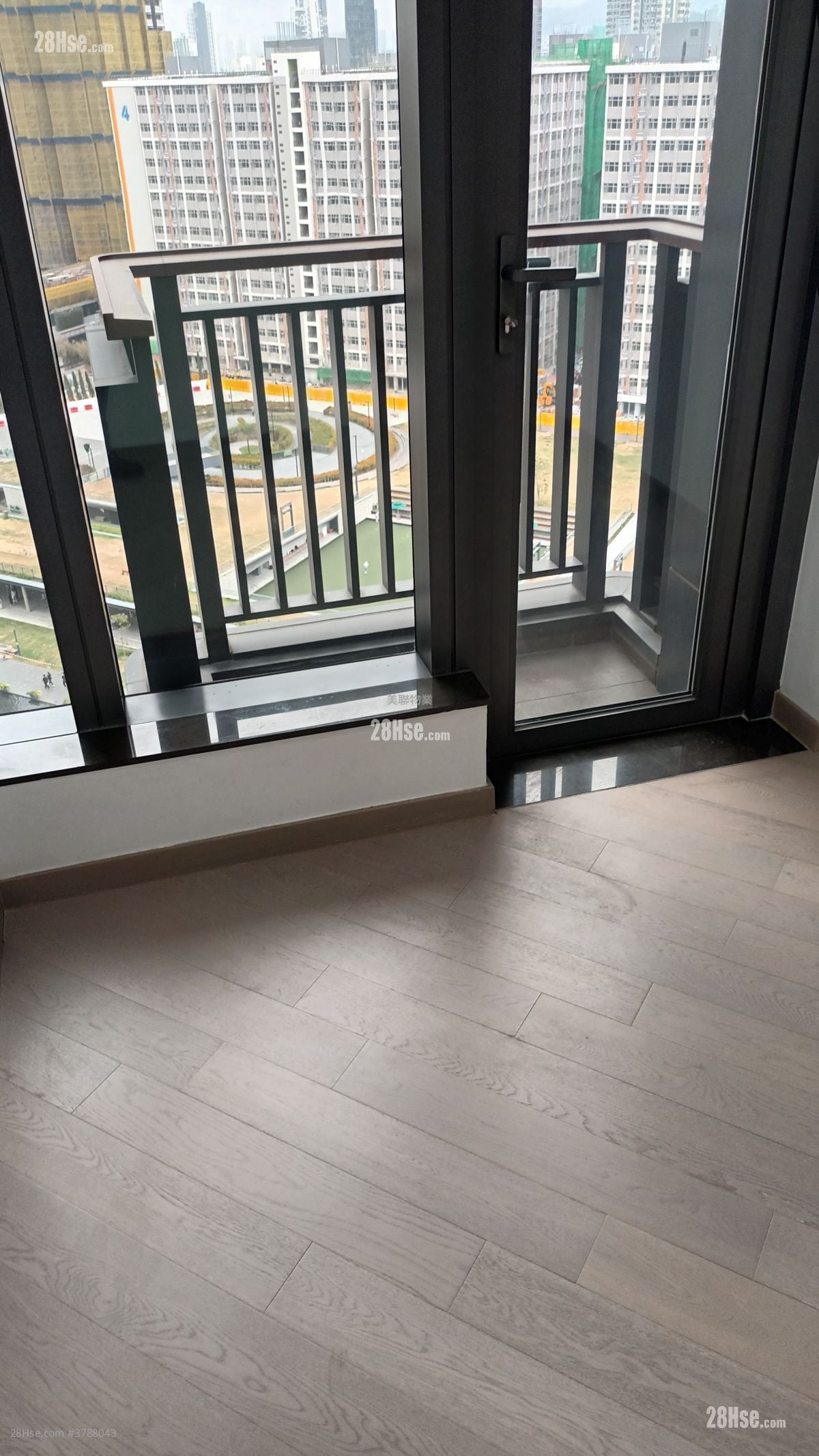 Upper River Bank Rental 2 Bedrooms , 1 Bathroom 479 ft²