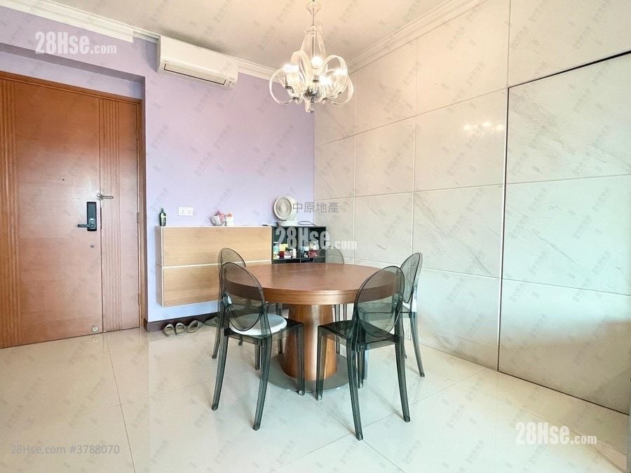 君颐峰 售盘 3 房 , 3 浴室 1,074 平方尺