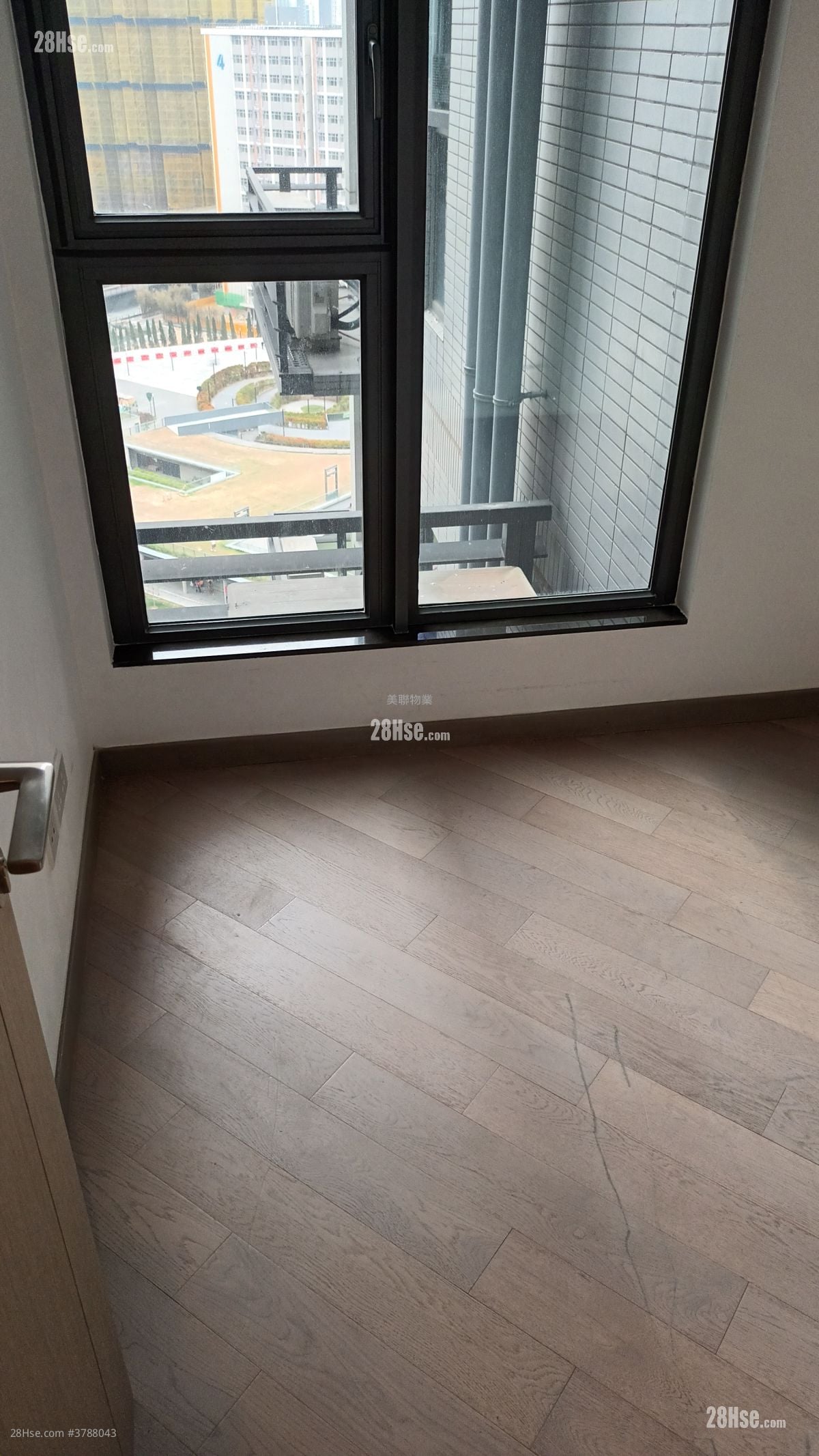 Upper River Bank Rental 2 Bedrooms , 1 Bathroom 479 ft²