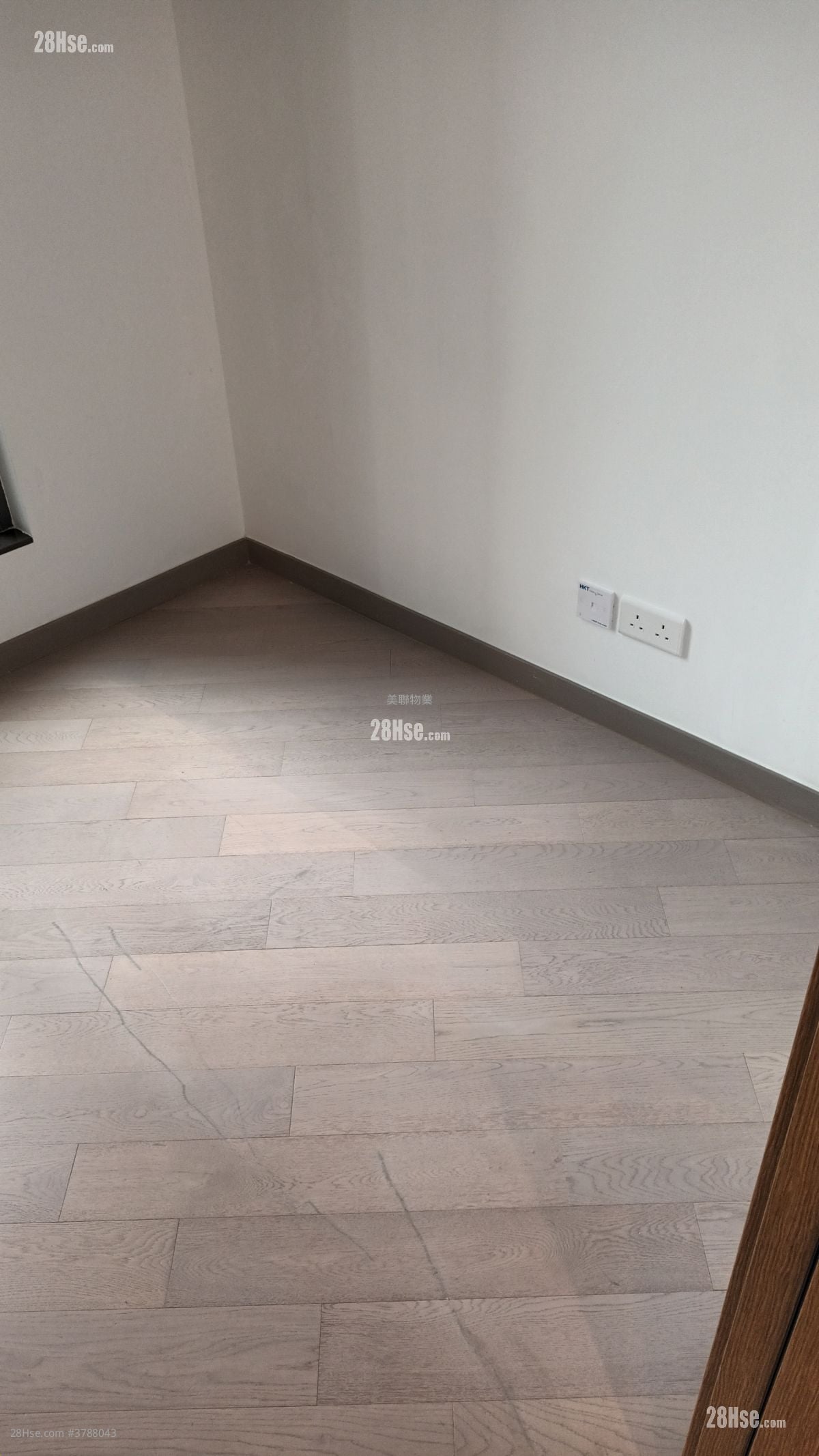 Upper River Bank Rental 2 Bedrooms , 1 Bathroom 479 ft²