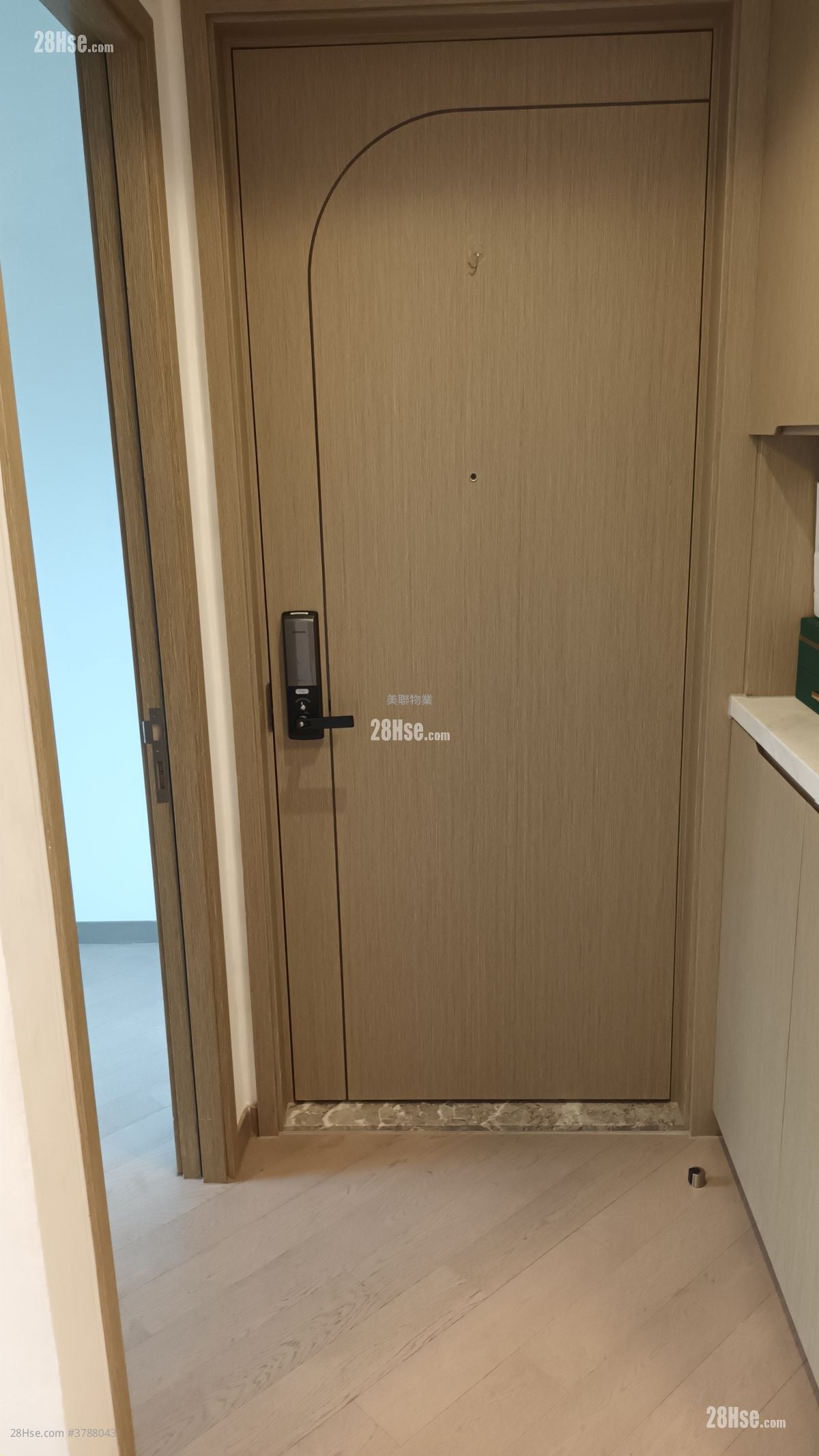 Upper River Bank Rental 2 Bedrooms , 1 Bathroom 479 ft²