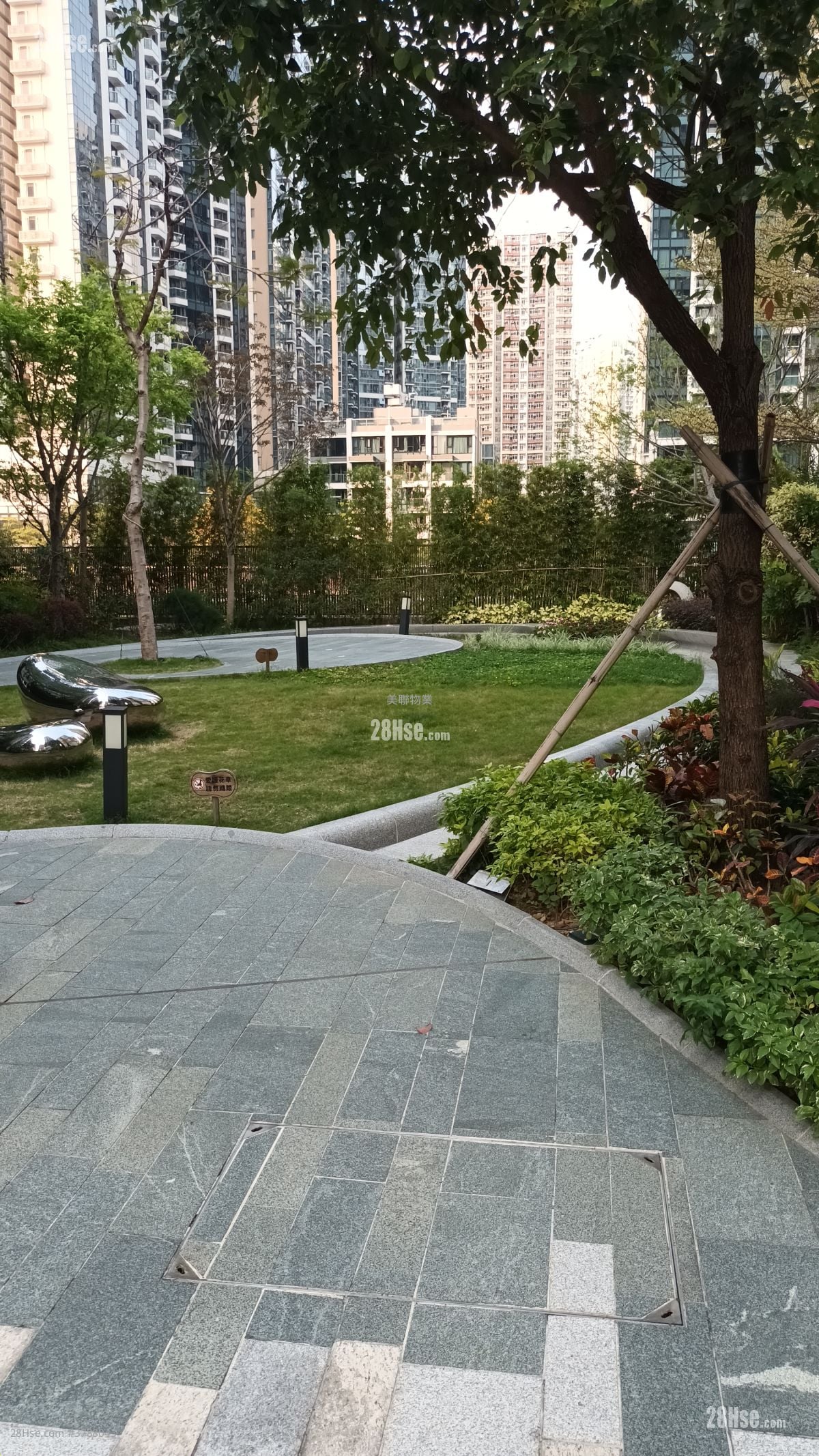 Upper River Bank Rental 2 Bedrooms , 1 Bathroom 479 ft²