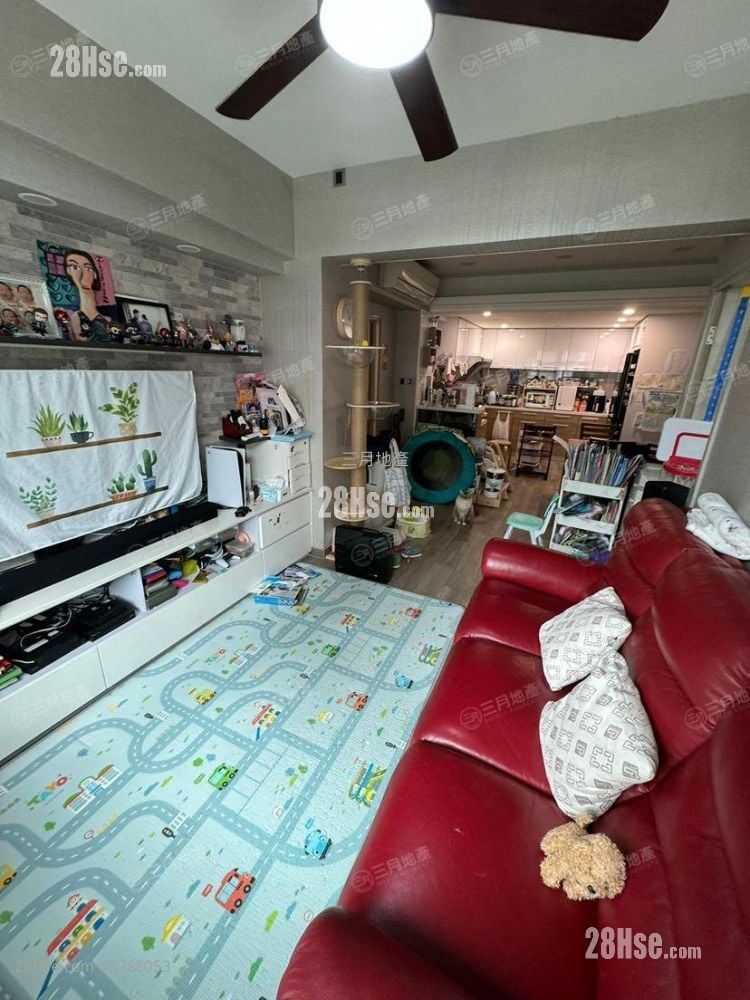 Diamond Building Sell 4 Bedrooms , 2 Bathrooms 863 ft²