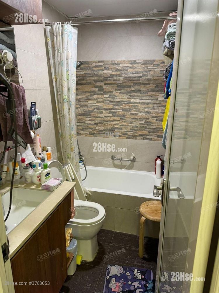 Diamond Building Sell 4 Bedrooms , 2 Bathrooms 863 ft²