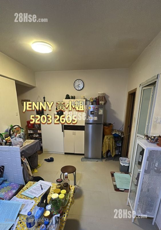 Man Yuen Building Sell 3 Bedrooms , 1 Bathroom 665 ft²