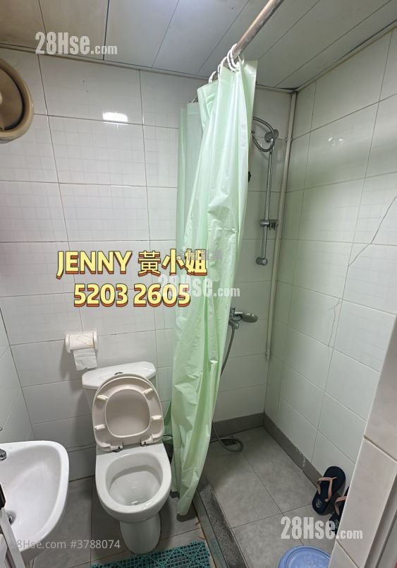 Man Yuen Building Sell 3 Bedrooms , 1 Bathroom 665 ft²