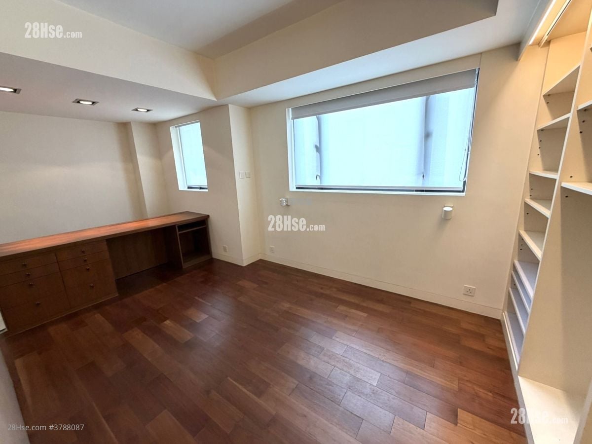 Chinese Mansion Rental 1 Bathroom 637 ft²