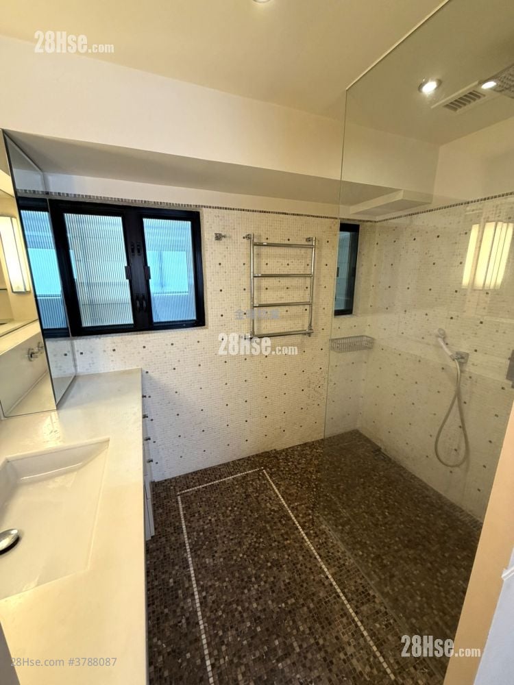 Chinese Mansion Rental 1 Bathroom 637 ft²