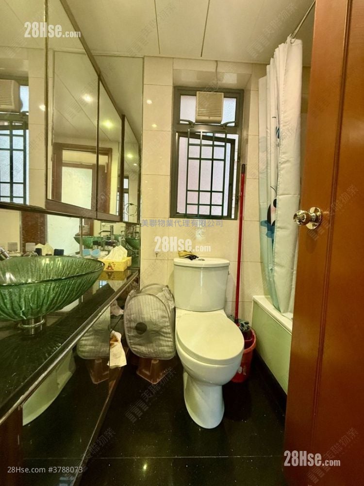 Residence Oasis Sell 3 Bedrooms 653 ft²