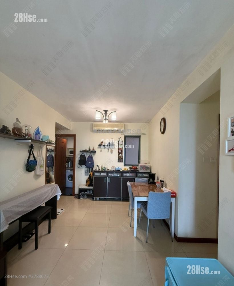 Residence Oasis Sell 3 Bedrooms 653 ft²