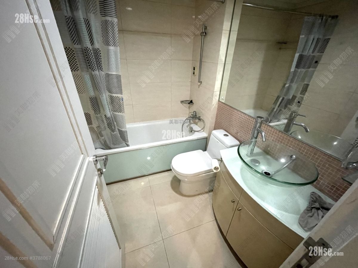 Central Park Towers Sell 2 Bedrooms , 1 Bathroom 494 ft²