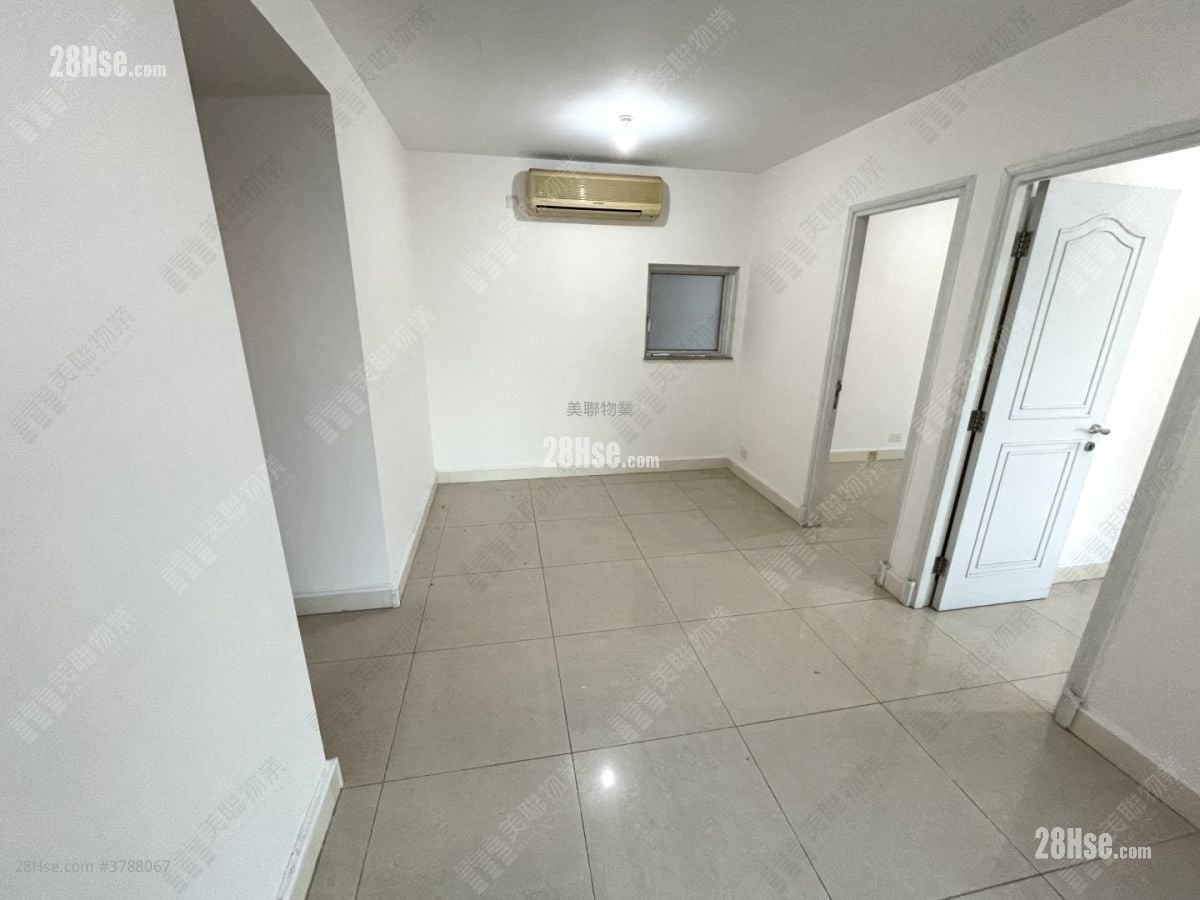 Central Park Towers Sell 2 Bedrooms , 1 Bathroom 494 ft²