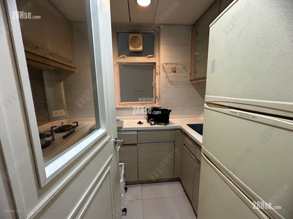 Central Park Towers Sell 2 Bedrooms , 1 Bathroom 494 ft²