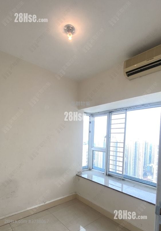 Central Park Towers Sell 2 Bedrooms , 1 Bathroom 494 ft²