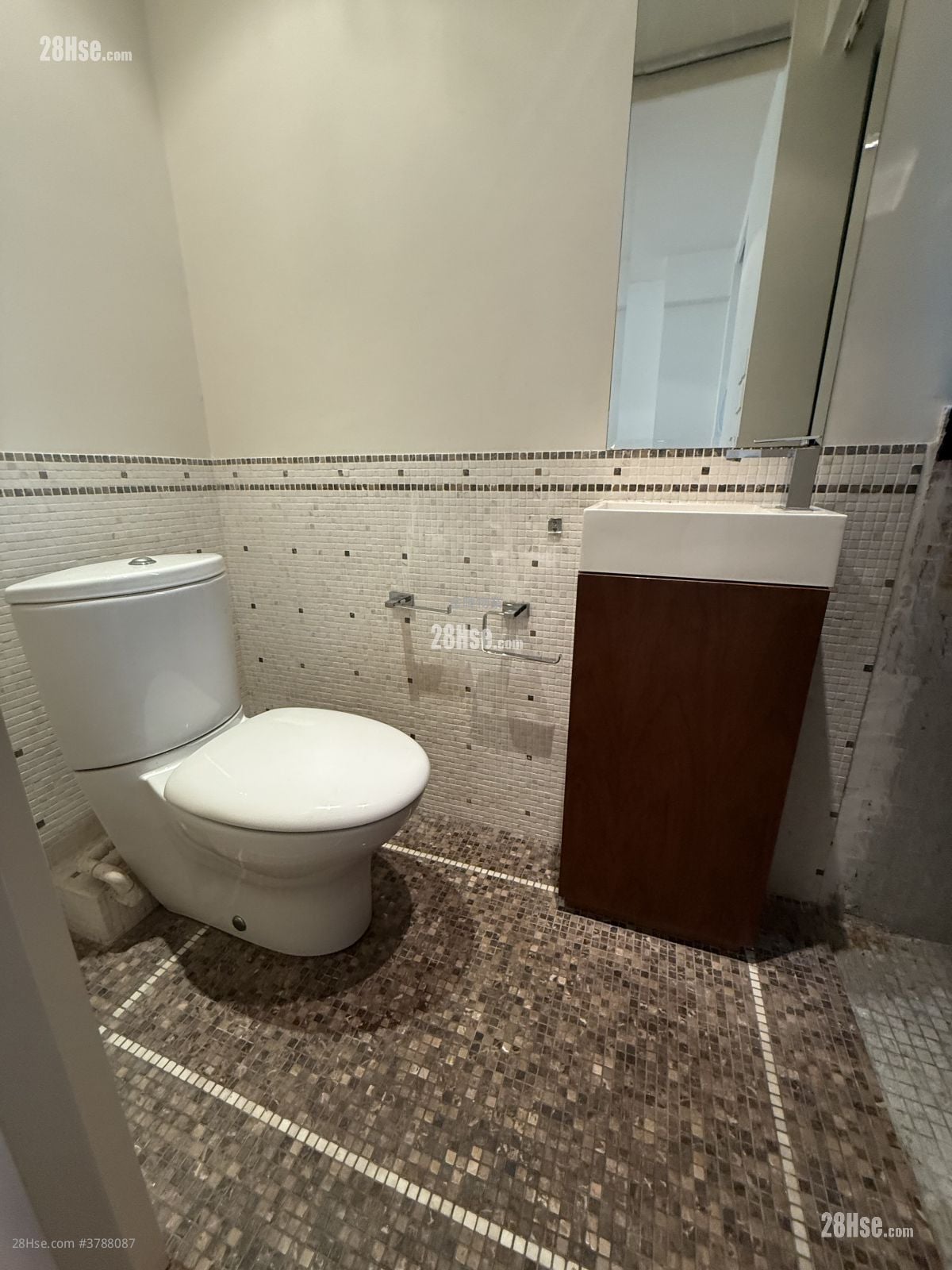 Chinese Mansion Rental 1 Bathroom 637 ft²