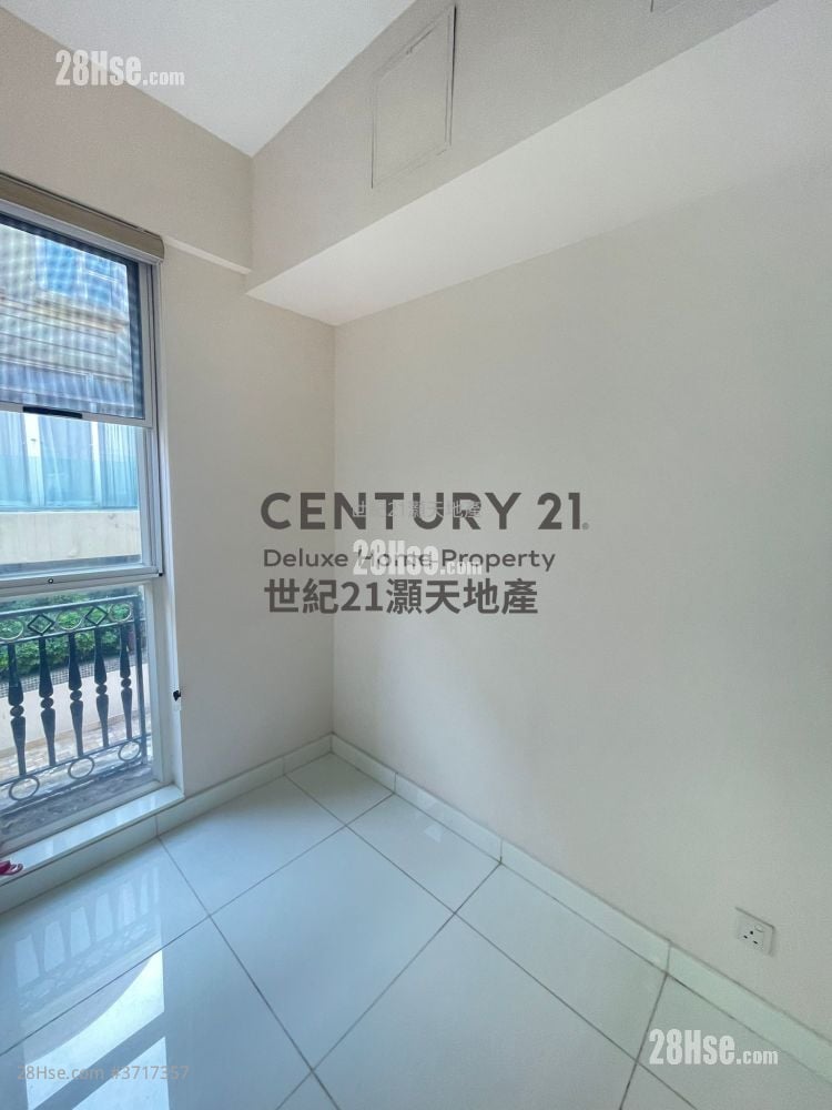 The Beverly Hills Rental 4 Bedrooms , 3 Bathrooms 1,606 ft²