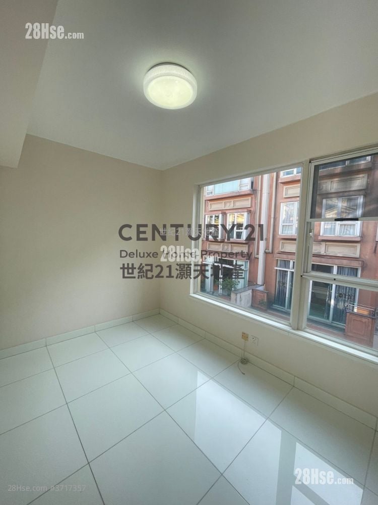 The Beverly Hills Rental 4 Bedrooms , 3 Bathrooms 1,606 ft²