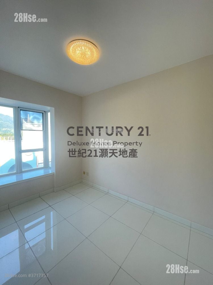 The Beverly Hills Rental 4 Bedrooms , 3 Bathrooms 1,606 ft²