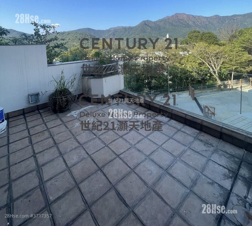 The Beverly Hills Rental 4 Bedrooms , 3 Bathrooms 1,606 ft²