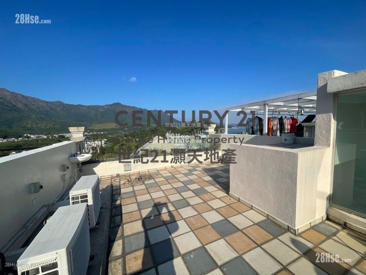 The Beverly Hills Rental 4 Bedrooms , 3 Bathrooms 1,606 ft²