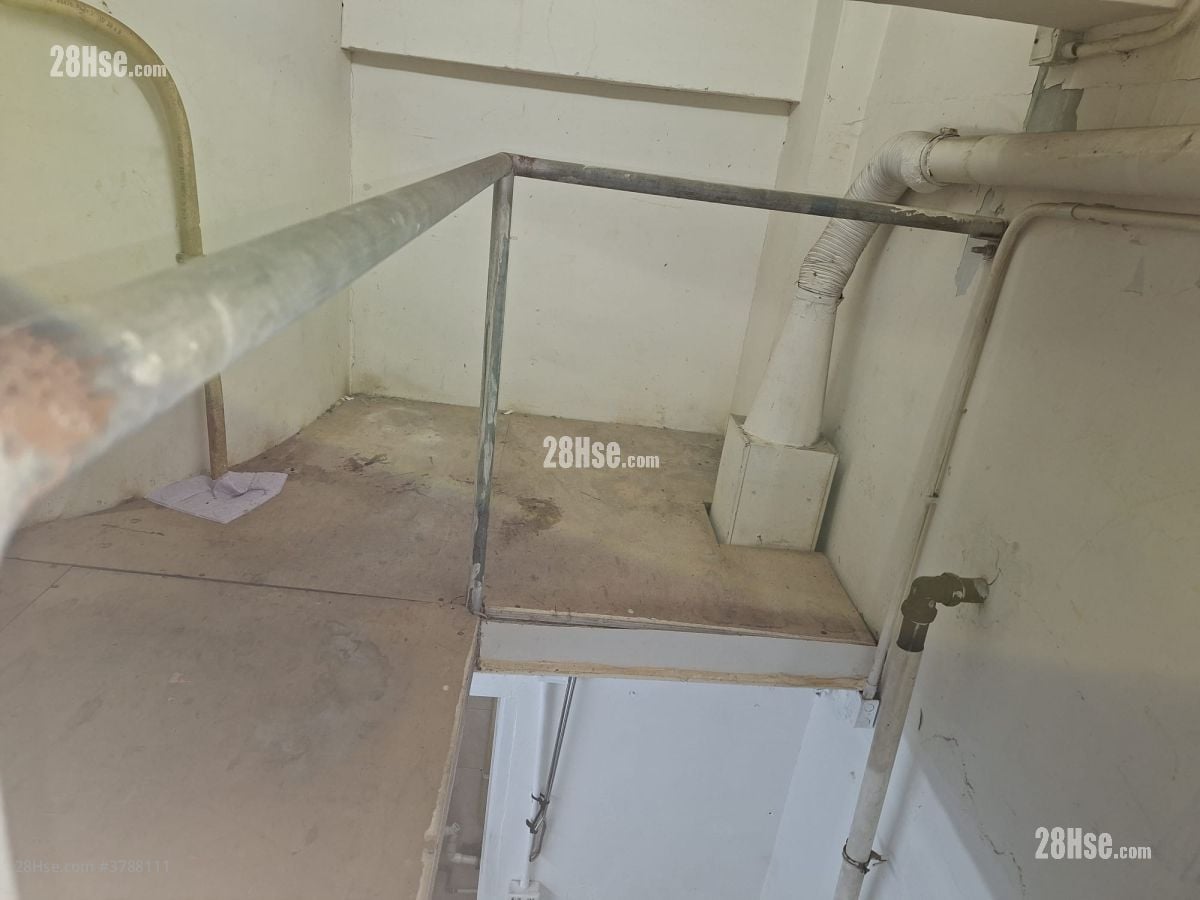 Luen Tak Building Rental 1 Toilet 400 ft²