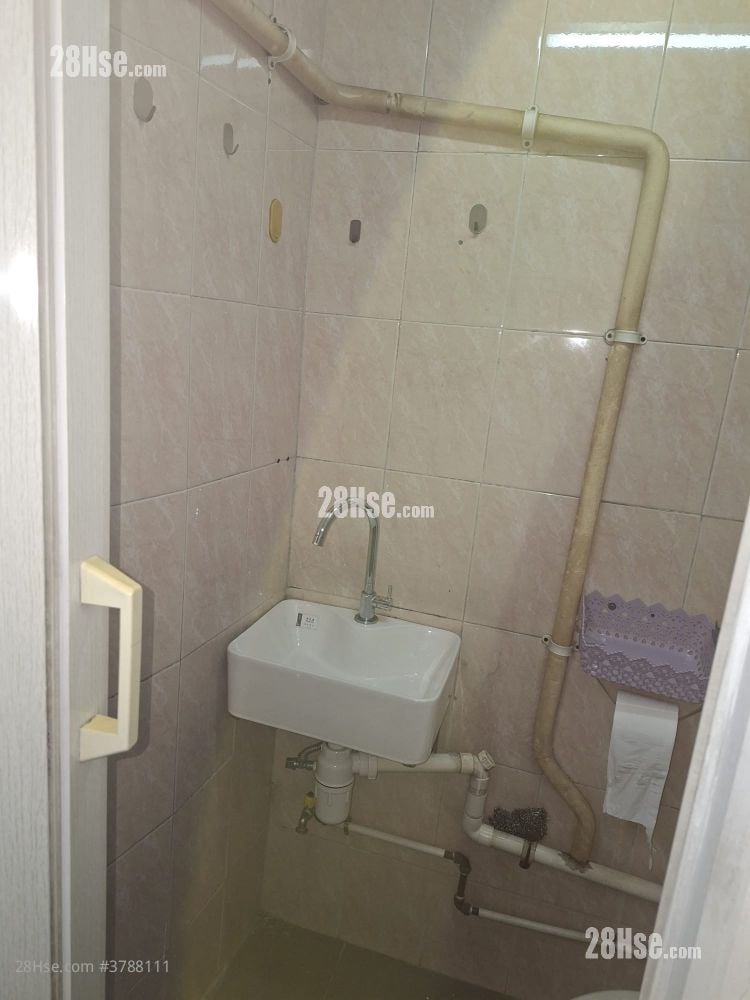 Luen Tak Building Rental 1 Toilet 400 ft²