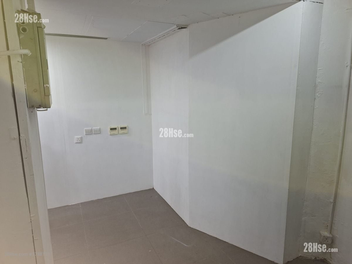 Luen Tak Building Rental 1 Toilet 400 ft²