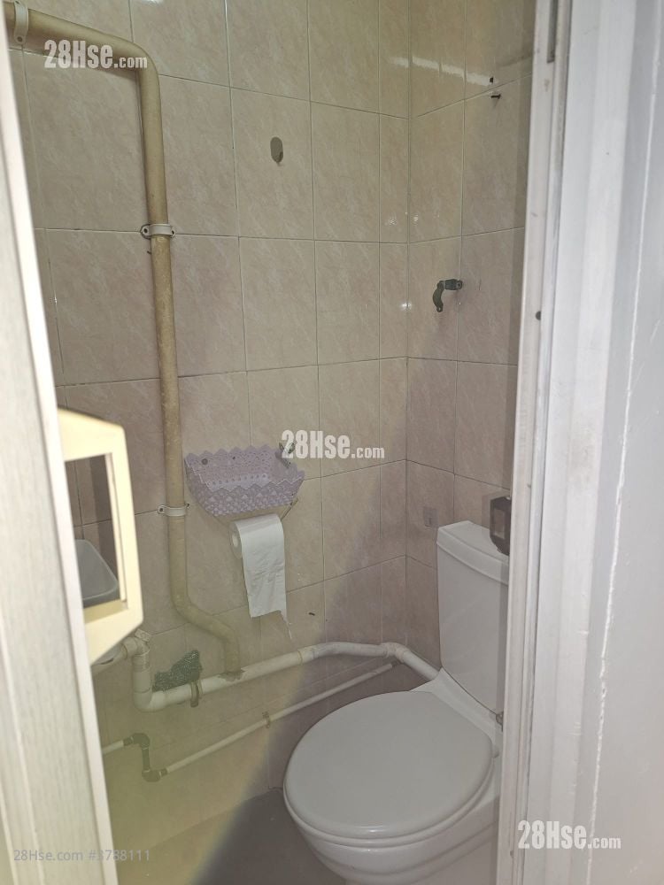 Luen Tak Building Rental 1 Toilet 400 ft²