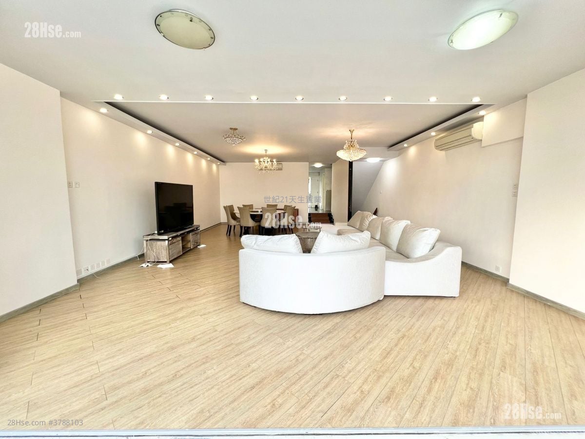 South Sea Villa Rental 4 Bedrooms , 3 Bathrooms 1,884 ft²