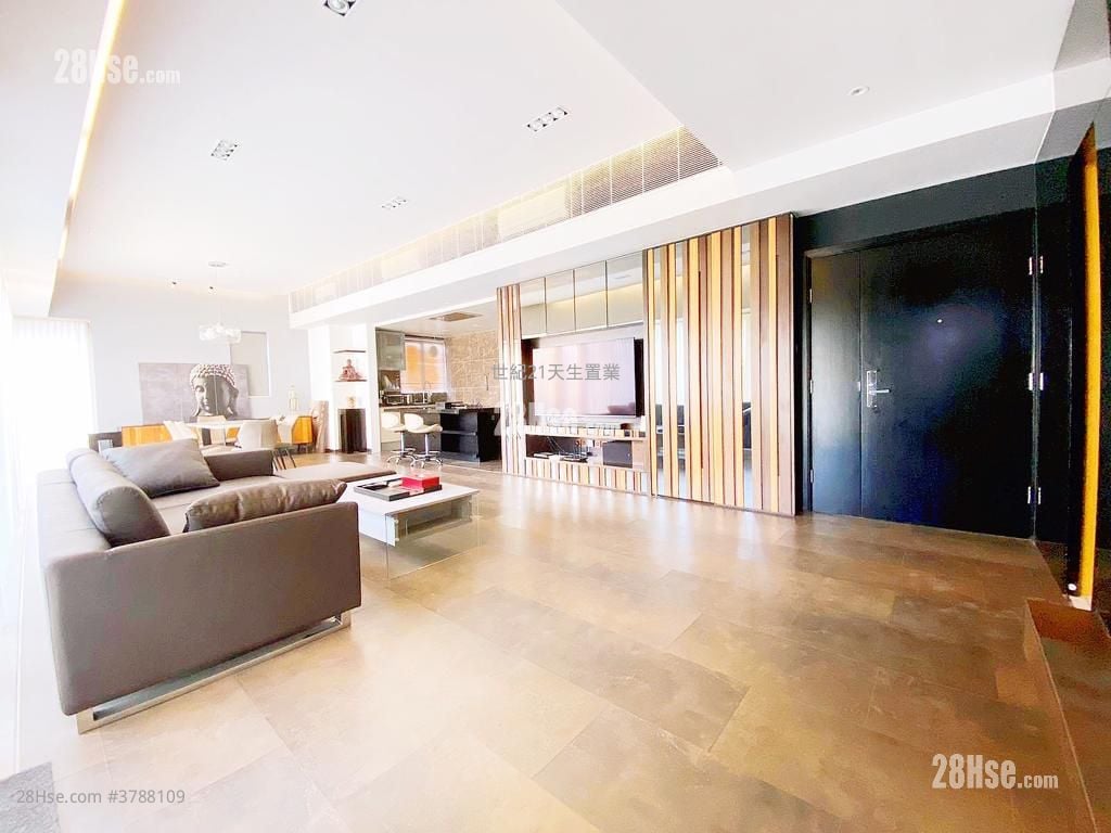 Avignon Sell 5+ Bedrooms , 4 Bathrooms 1,580 ft²