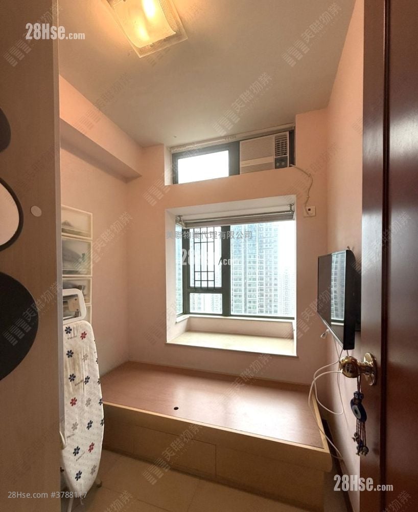 蔚蓝湾畔 售盘 3 房 , 2 浴室 653 平方尺