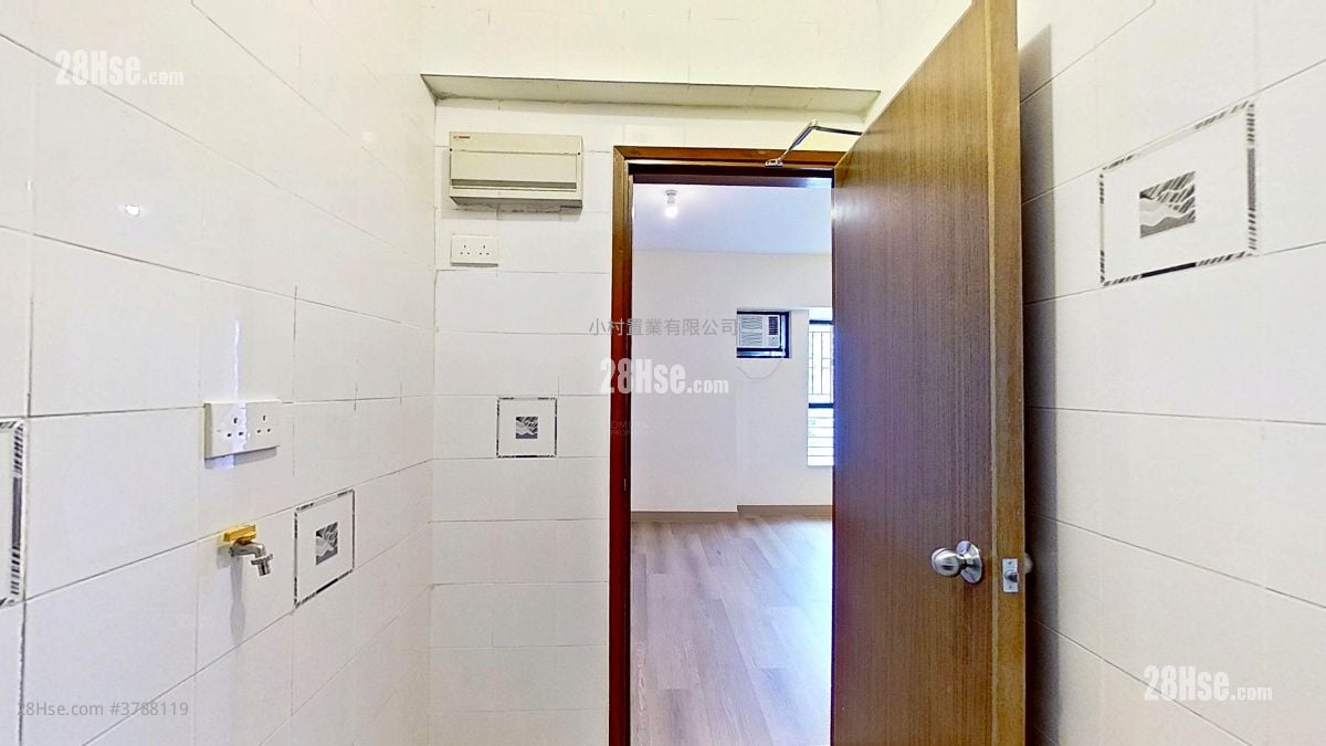 厨房: 世银花苑 租盘 2 房 , 1 浴室 365 平方尺