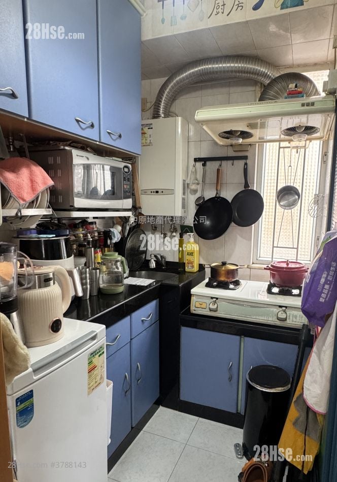 Tsuen King Building Sell 2 Bedrooms 297 ft²