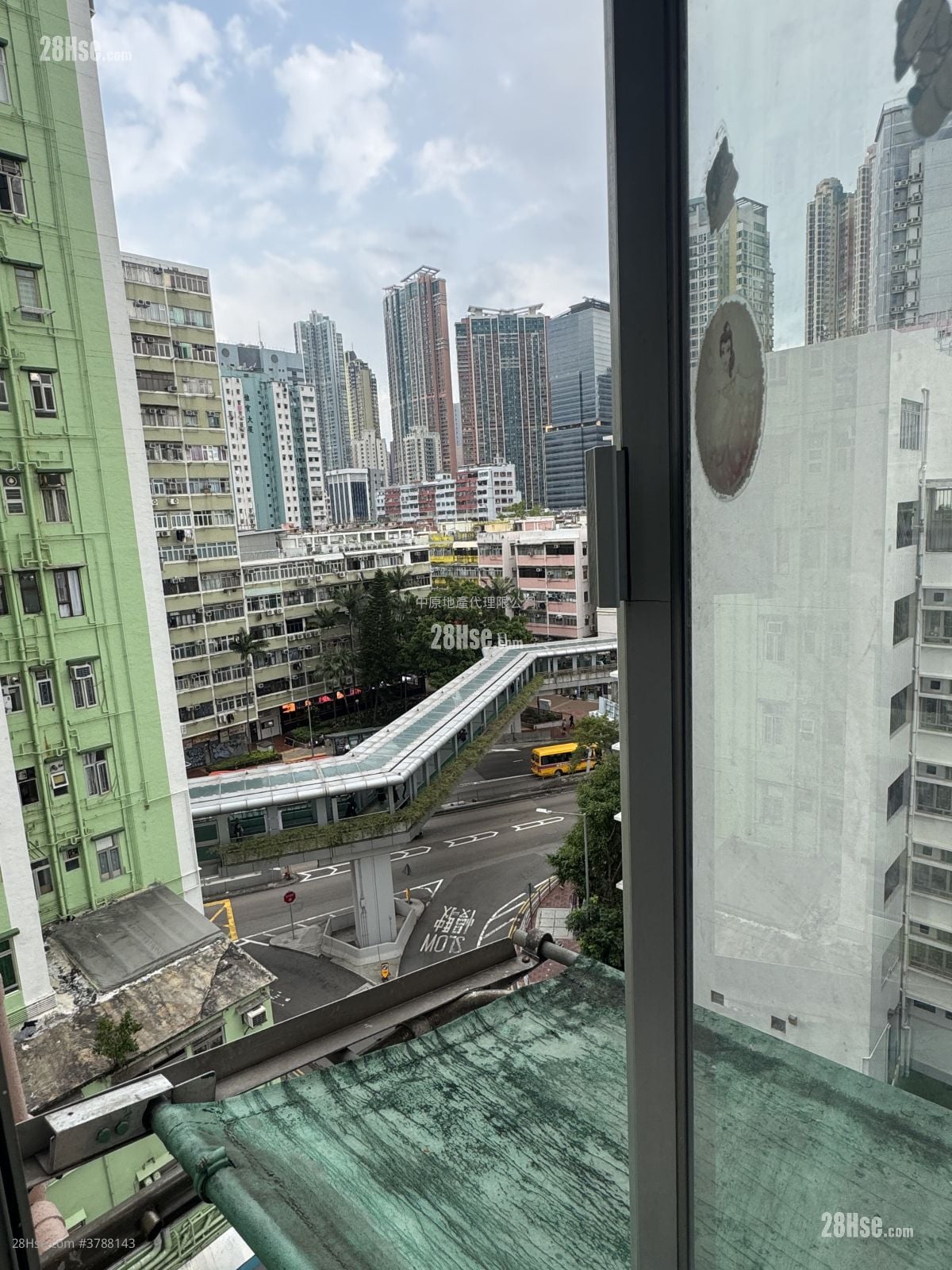 Tsuen King Building Sell 2 Bedrooms 297 ft²