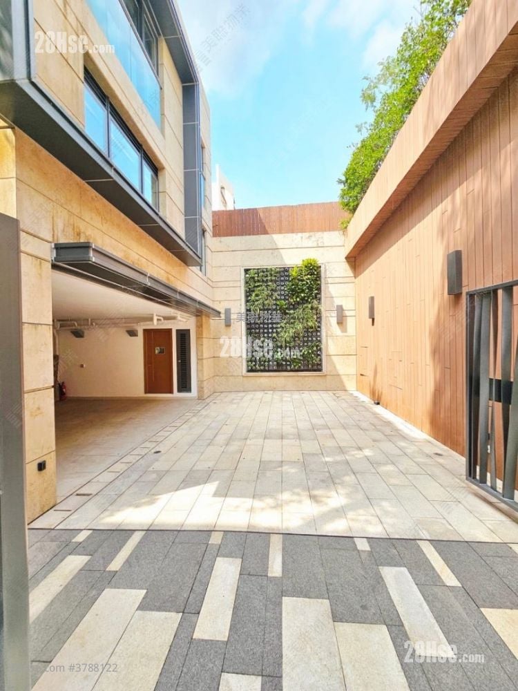 The Woods Sell 3 Bedrooms 2,068 ft²