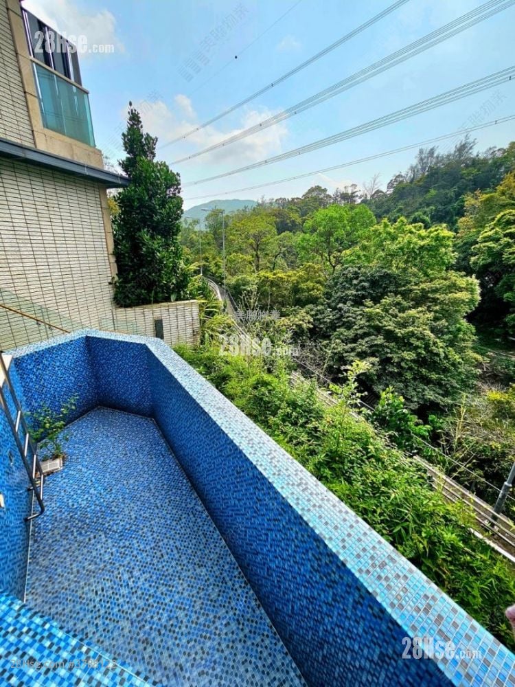 The Woods Sell 3 Bedrooms 2,068 ft²