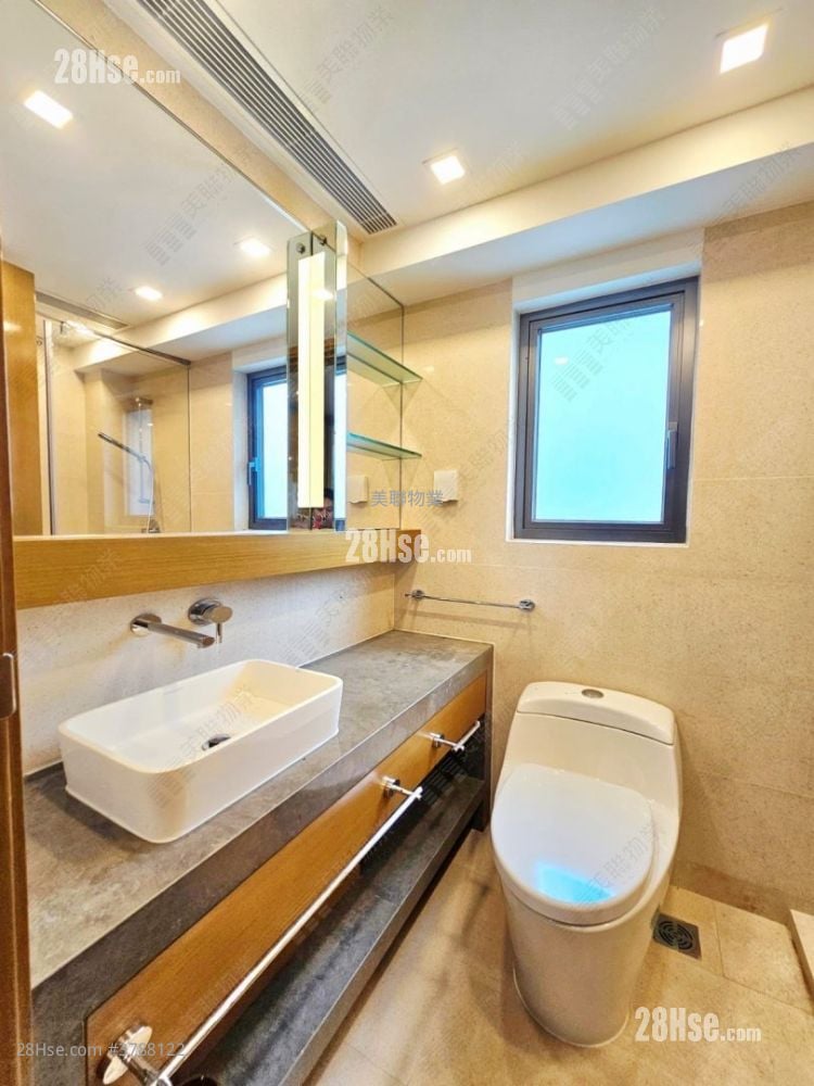 The Woods Sell 3 Bedrooms 2,068 ft²