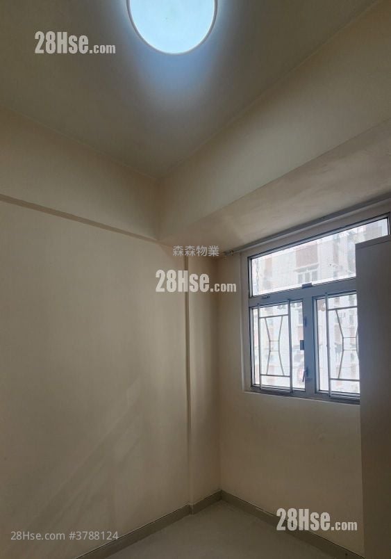 Tak Lee Building Rental 2 Bedrooms , 1 Bathroom 294 ft²