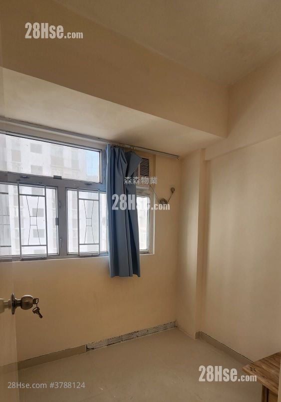 Tak Lee Building Rental 2 Bedrooms , 1 Bathroom 294 ft²