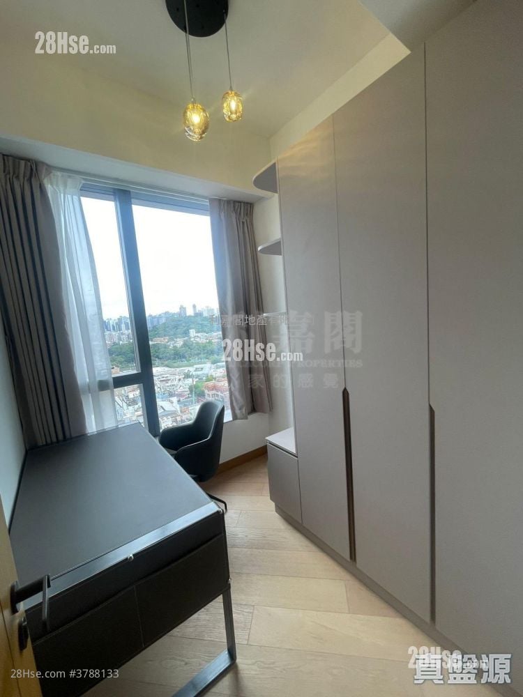 128 Waterloo Sell 2 Bedrooms 522 ft²