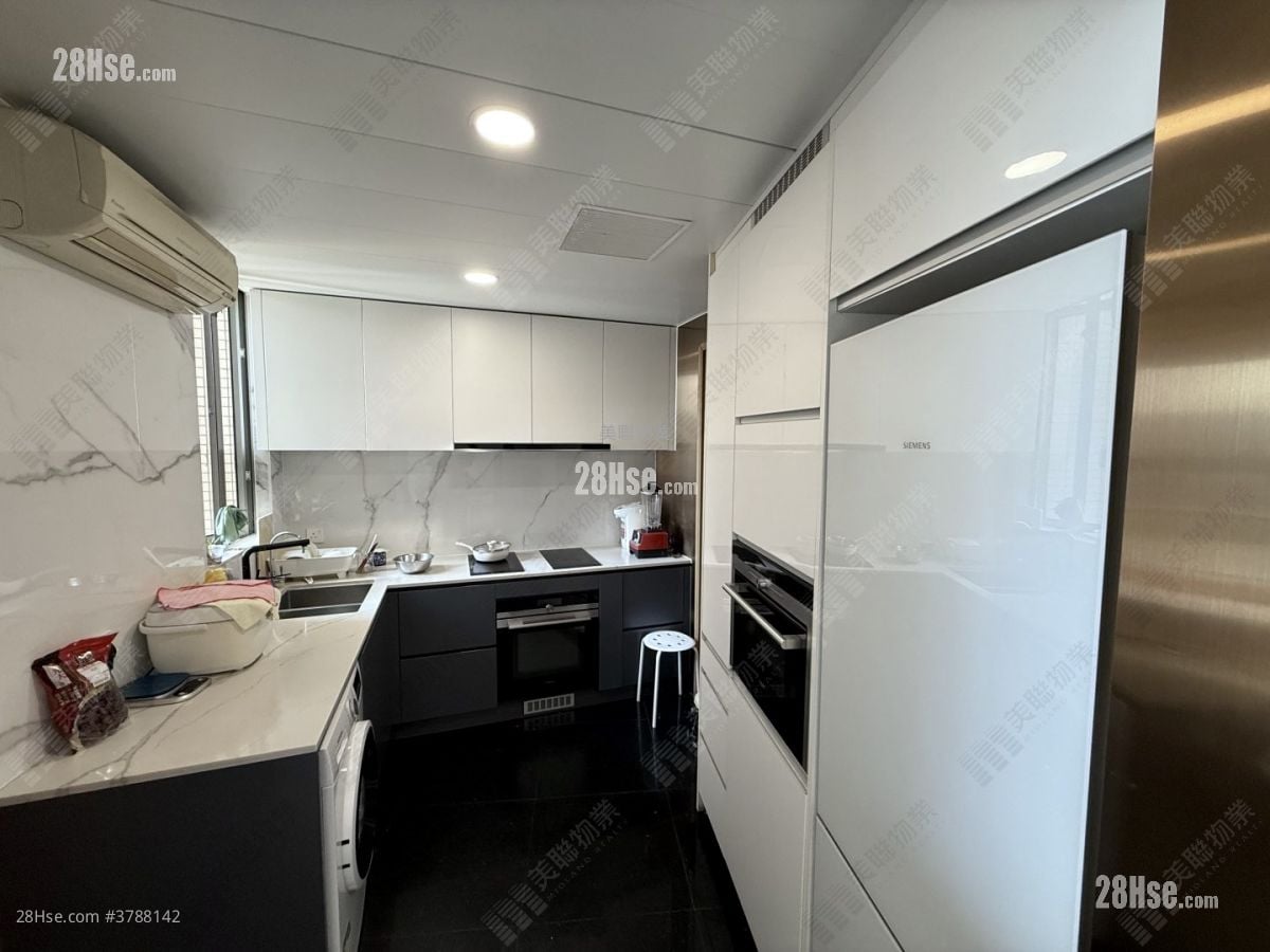 Parc Palais Sell 3 Bedrooms 1,074 ft²