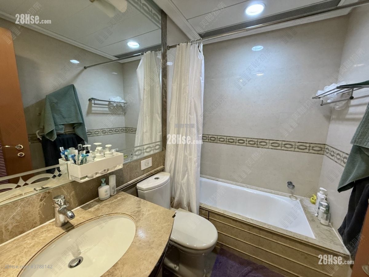 Parc Palais Sell 3 Bedrooms 1,074 ft²